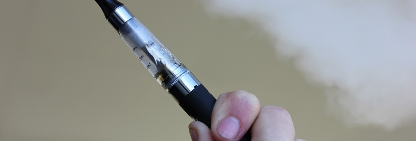 hand holding vape pen